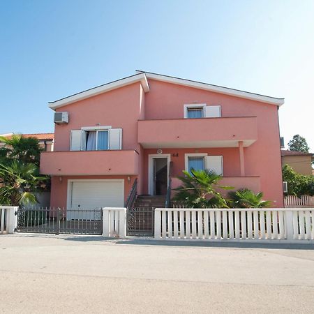Apartments Maric With Parking Umag Exterior foto